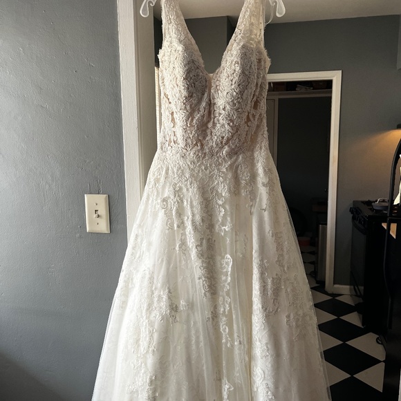 Morilee Wedding Dress, Perfect Condition - Picture 7 of 8